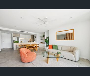 Luxury North-Facing Apartment with Ocean & Burleigh Hill Views - Photo 3