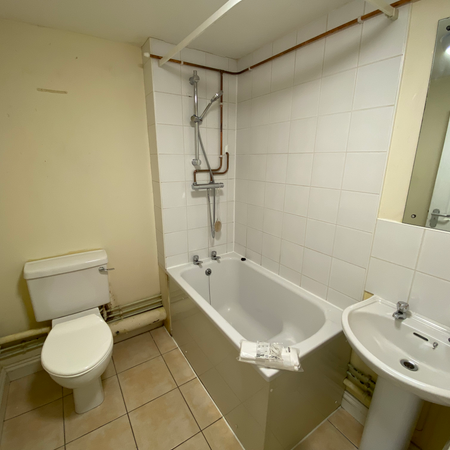 Flat 5, 221 Woodhouse Street, LS6 2UZ, Leeds - Photo 4