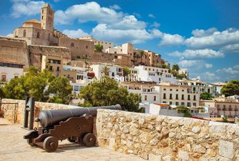 Luxury 5 bedroom Detached House for rent in Santa Eulària des Riu, Spain