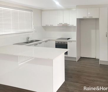 Renovated 3 bedroom single level townhouse near Karabar Shopping Mall. - Photo 2