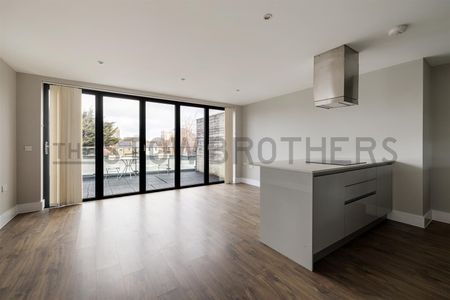 4 Marlowe Road , E17 3HB - Photo 3