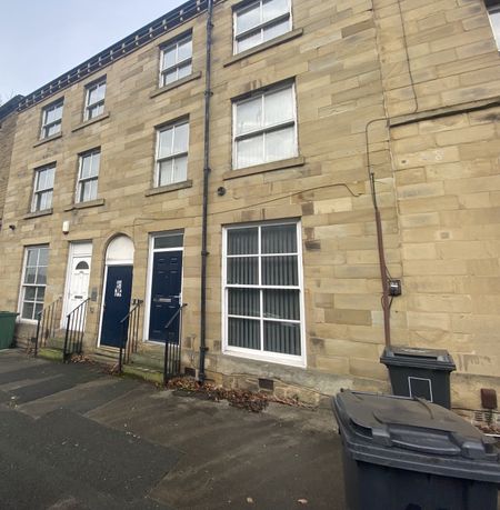 ONE BEDROOM FLAT - Photo 5