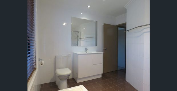 Walking Distance to Broadwater - Photo 1