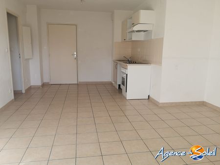 Location Appartement 3 pièces 60m² LEZIGNAN CORBIERES 11200 - Photo 3