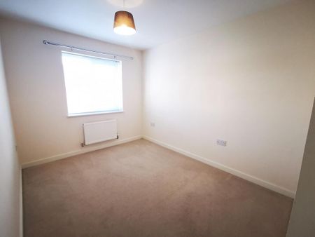3 bedroom semi-detached house to rent - Photo 2