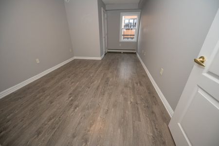 Barrington Terrace - Photo 4