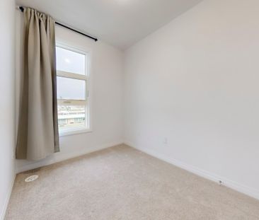 For Lease - 16 Harold Wilson Lane, Richmond Hill, Ontario - Photo 2