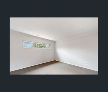 Quality home opposite Wetlands! - Photo 5