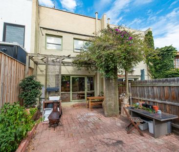 Spacious 3-Bedroom Home with Renovated Ensuite & Private Courtyard - Photo 6