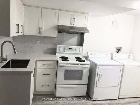 Detached Home For Lease | N8073202 - Photo 3