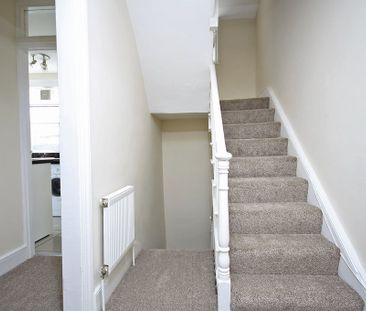 2 Bed Maisonette, Grange Park Road, CR7 - Photo 2