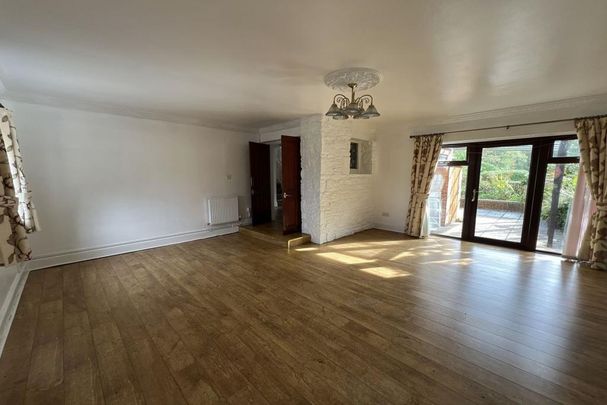 4 bedroom detached house to rent - Photo 1