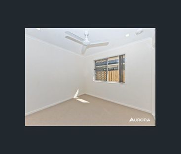 BEAUTIFUL HOME WITH DUCTED AIR CONDITIONING!! - Photo 3