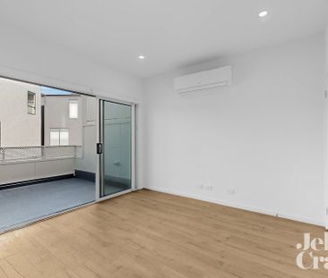 23 Yellowstone Street, South Morang - Photo 2