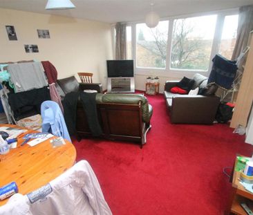 4 bedroom flat to rent - Photo 1