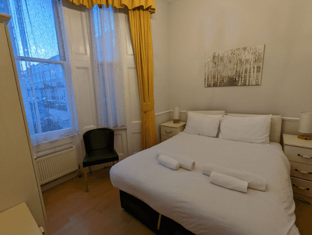 Castletown Road, London, W14 - Photo 5