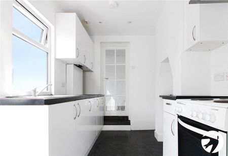 3 bedroom terraced house to rent - Photo 5