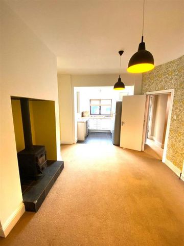 3 bedroom terraced house to rent - Photo 2