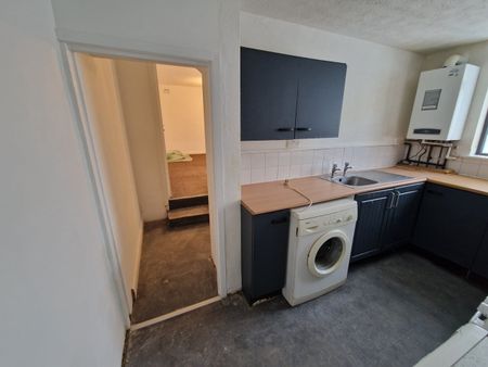 Studio Flat, Granville Road, LU1 - Photo 2