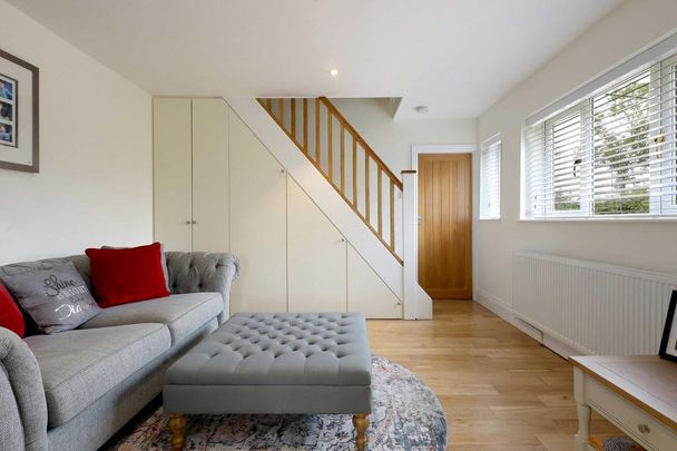 4 bedroom semi-detached house to rent - Photo 1