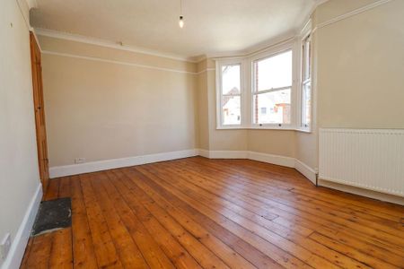 4 bedroom semi-detached house to rent - Photo 5