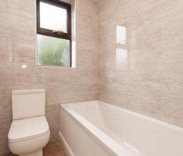 3 bedroom end of terrace house to rent - Photo 1