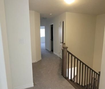 Townhouse For Lease | E8129576 - Photo 4