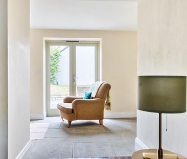 4 bedroom semi-detached house to rent - Photo 1