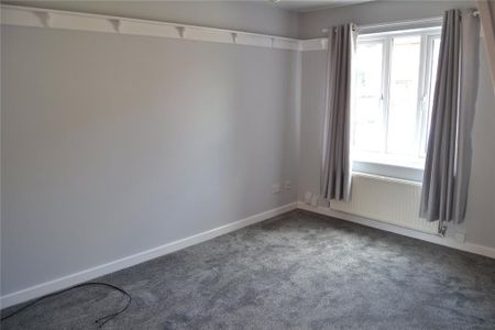 2 bedroom semi-detached house to rent - Photo 2