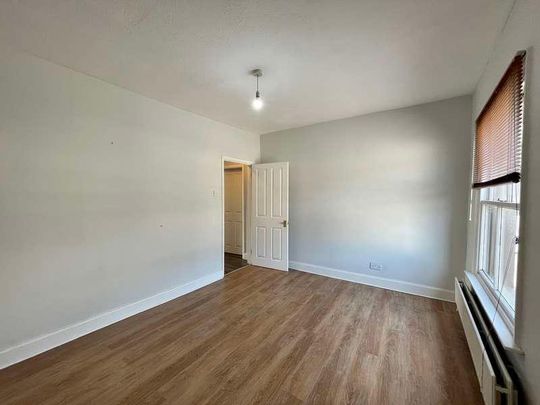 Brighton Road, Redhill, RH1 - Photo 1