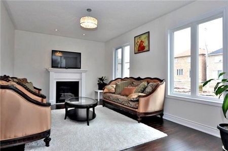 For Lease - 253 Rutherford Road, Bradford West Gwillimbury, Ontario - Photo 4