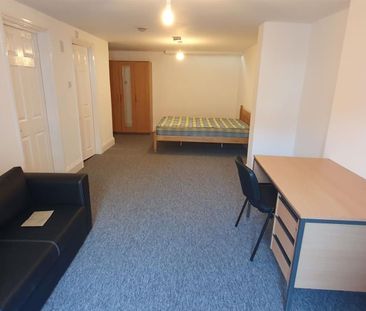 Johnny Ball Lane, Bristol - Photo 3