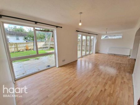 4 bedroom detached house to rent - Photo 4