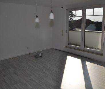 2-Zimmer-Dachgeschosswohnung mit Loggia - Foto 1