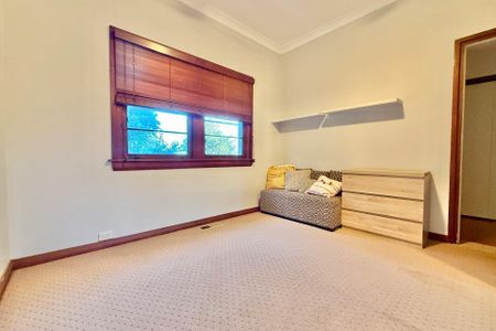 Modern Comfort & Style - Photo 5