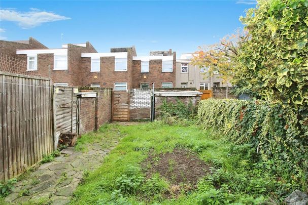 3 bedroom terraced house to rent - Photo 1