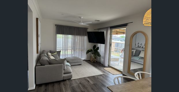 Modern Family Home, Furnished or Unfurnished! - Photo 1