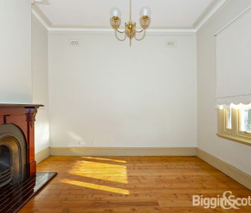 SPACIOUS BEDROOMS SUNNY FRONT AND BACKYARD - Photo 6