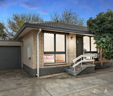 “Private Villa Retreat in Prime West Footscray Pocket” - Photo 6