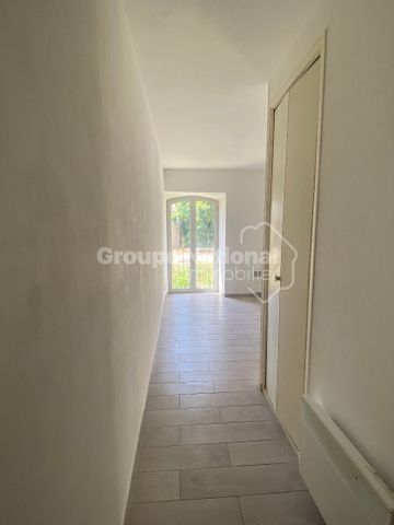 Appartement T2 dans résidence avec un stationnement et cave, - Photo 2