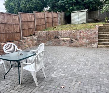 Studio Flat, Princess Avenue, N13 - Photo 5