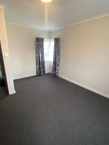 EXCELLENT CENTRAL LOCATION!! - Photo 2