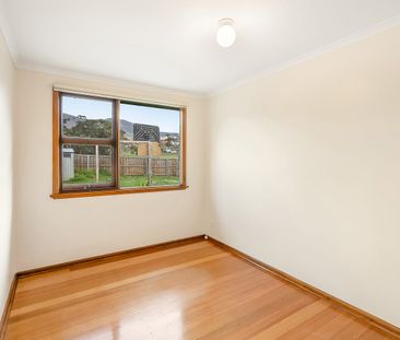 Convenient, Charming Three Bedroom Home - Photo 5