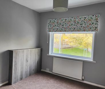 2 bedroom end of terrace house to rent - Photo 2