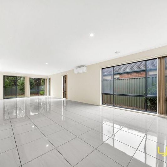 33 Masterton Place, Cranbourne East - Photo 1