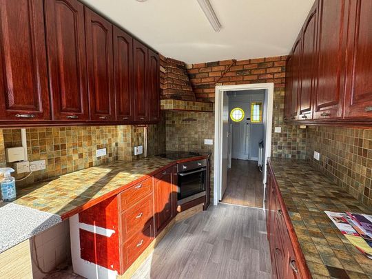 3 bedroom semi-detached house to rent - Photo 1