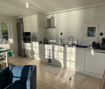 Litet hus på sjötomt för den lilla familjen - Foto 6