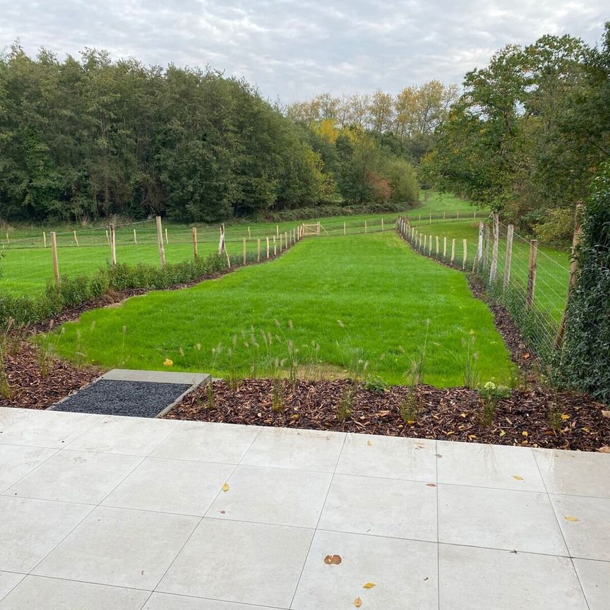 NIEUWBOUW prachtig afgewerkte 2-gevelwoning met grote tuin, ideaal gelegen in een rustige buurt en op 25min van centrum Leuven. - Foto 1