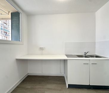 Location Appartement 3 pièces 62m² MARSEILLE 15ème - Photo 5