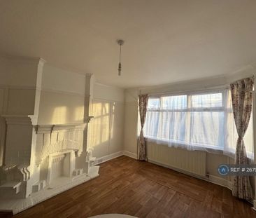 2 bedroom maisonette to rent - Photo 2